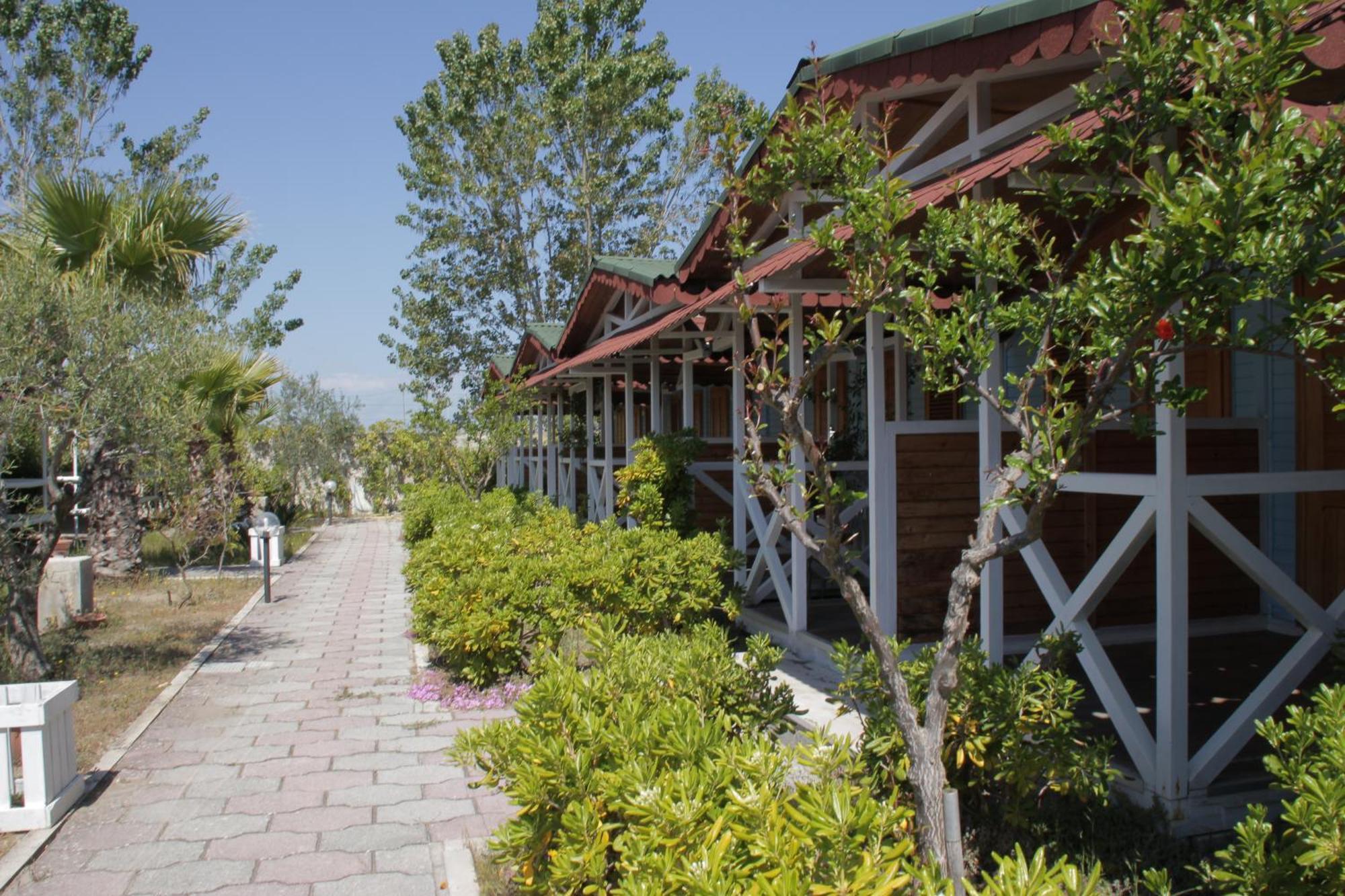 Hotel Paradiso Dei Giovani Маргерита ди Савоя Екстериор снимка