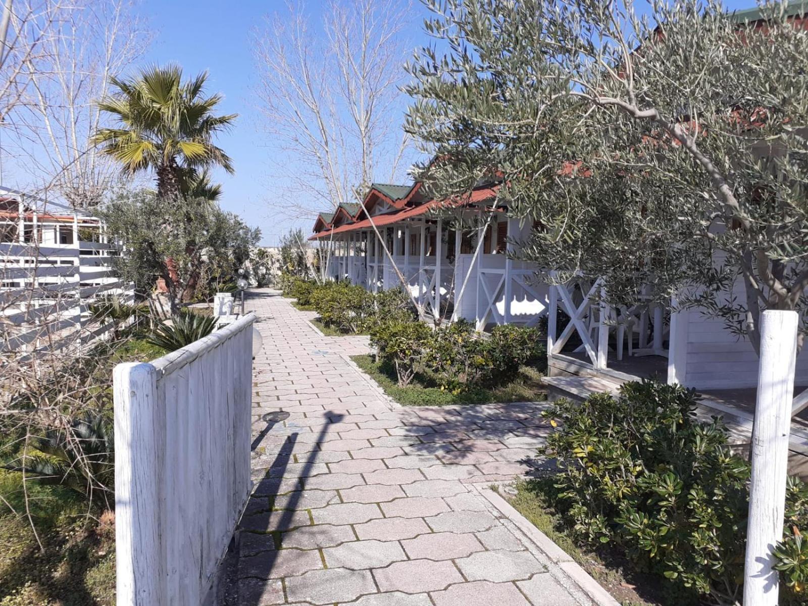 Hotel Paradiso Dei Giovani Маргерита ди Савоя Екстериор снимка
